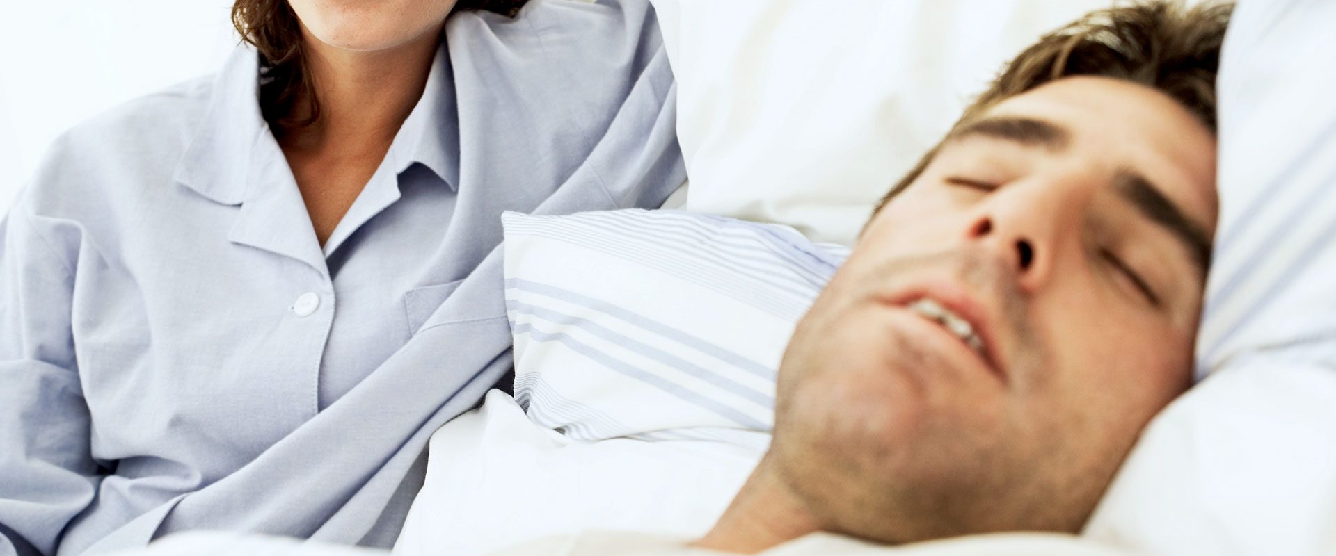 Persona hablando dormida, problamente con Somniloquia